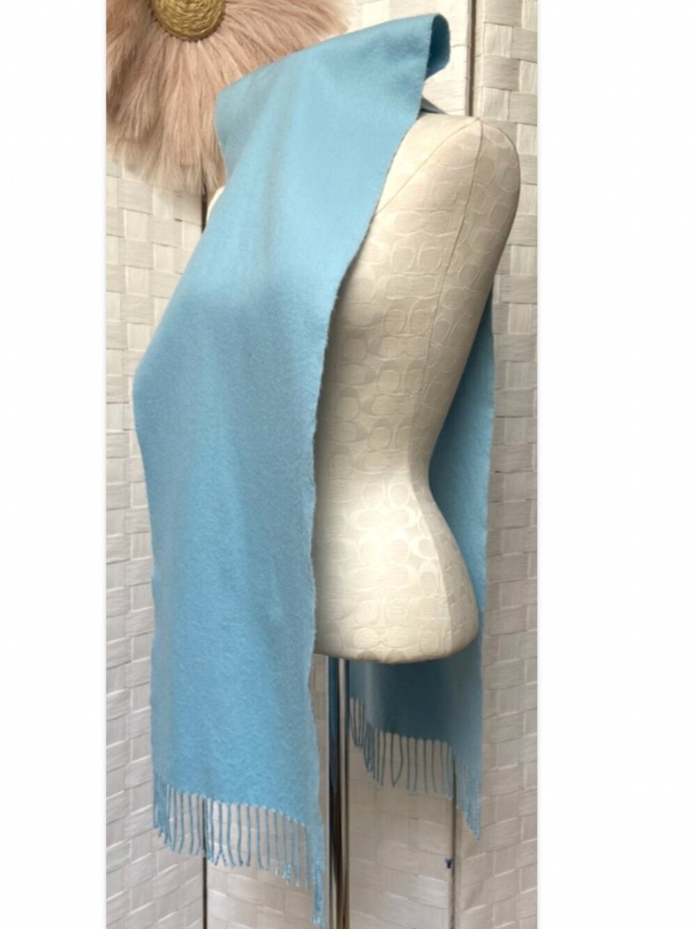 100% Cashmere Made In Scotland Rectangle Baby Blue Tassel Scarf - Picture 2 of 6